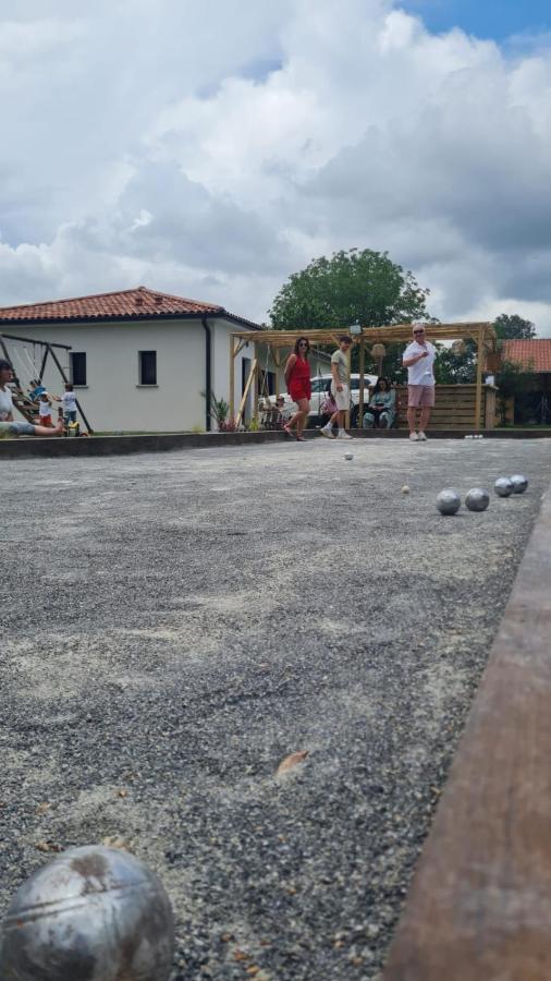 Villa Jacuzzi, Terrain De Petanque Et Aire De Jeux Vue Sur Les Pyrenees Seilhan Bagian luar foto